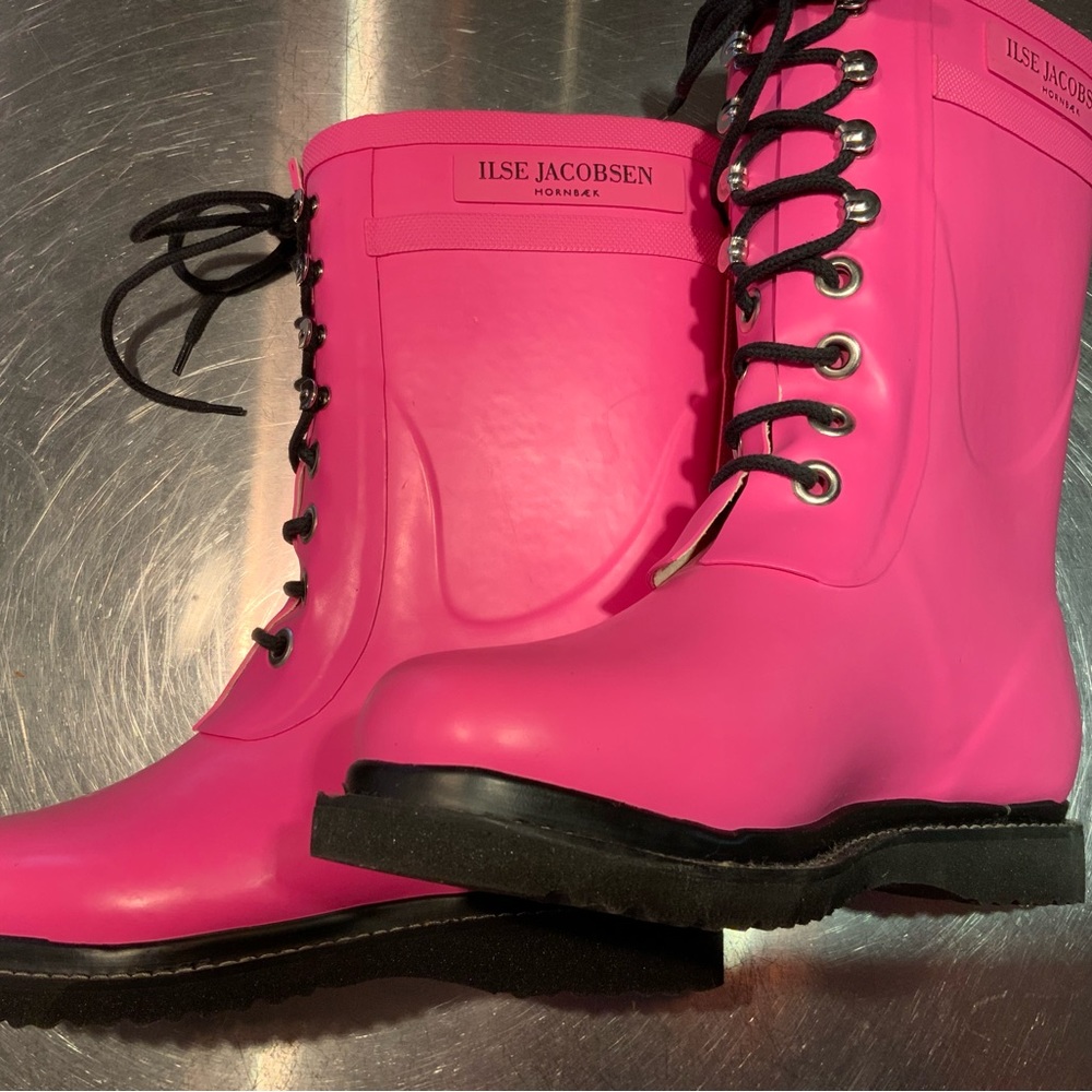 Isle Jacobson Lace up Rain Boots. Pink  37.
